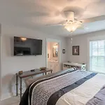 Three Palms Tree Home